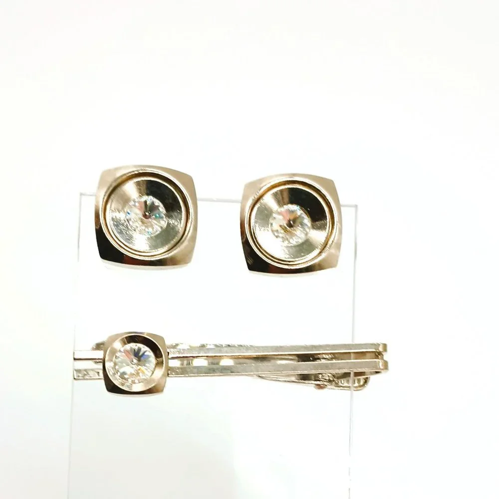 N/A cufflinks tie